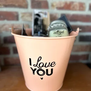 Cadeaupakket Zinken emmer I Love You met vanillekaars/sleutelhanger/wijnwaterglas/metalen waxinehouder/onderzetter